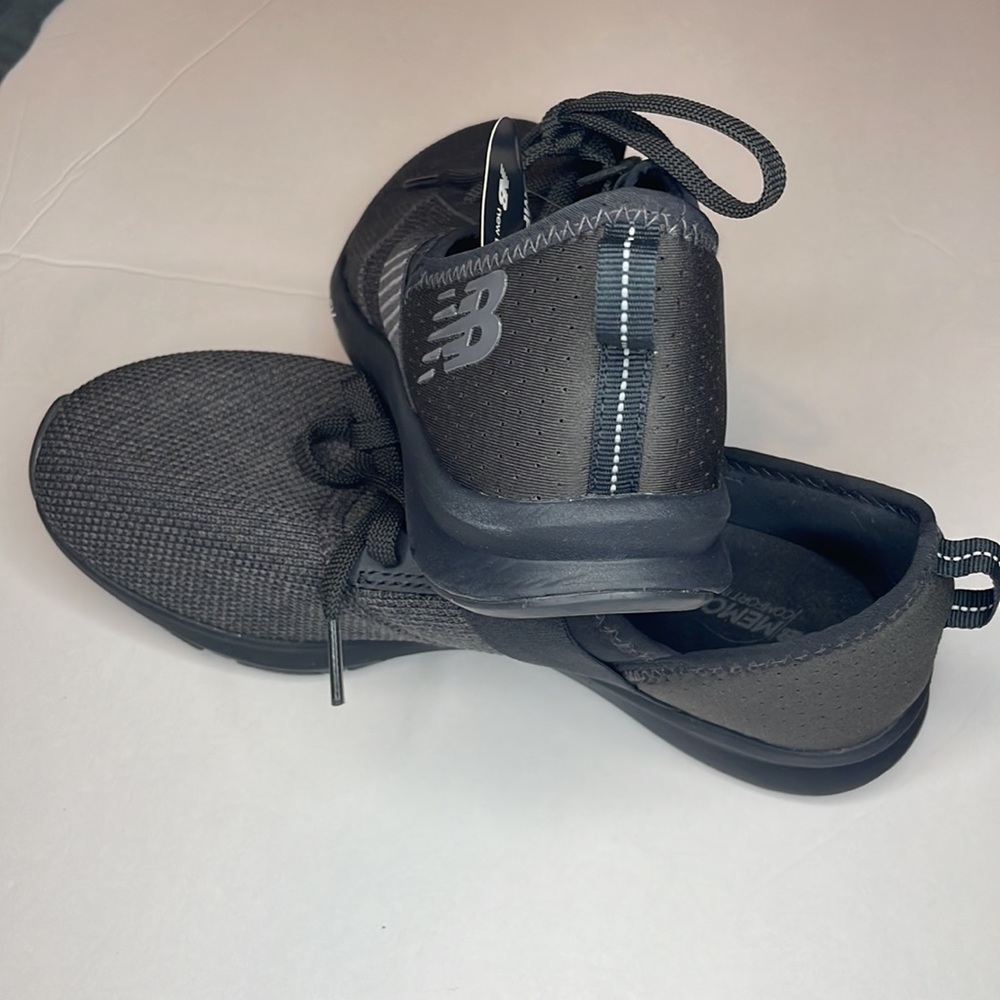 New Balance Running Shoe size 7 - Picture 3 of 6